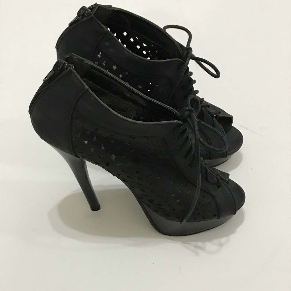Modesta Arden Booties - Picture 6 of 8